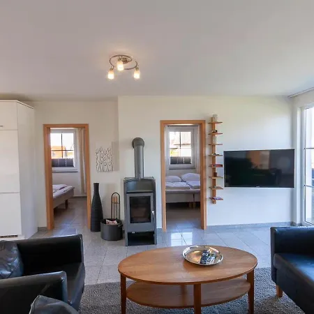 Koenigshoern Og, Helle Mit Balkon Eigenem Eingezaeuntem Garten Und Naehe Zum Hunde Herzlich Willkommen *