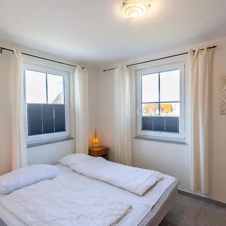 Koenigshoern Og, Helle Mit Balkon Eigenem Eingezaeuntem Garten Und Naehe Zum Hunde Herzlich Willkommen Дом отдыха Глове