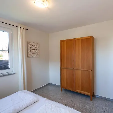 Koenigshoern Og, Helle Mit Balkon Eigenem Eingezaeuntem Garten Und Naehe Zum Hunde Herzlich Willkommen Дом отдыха Глове