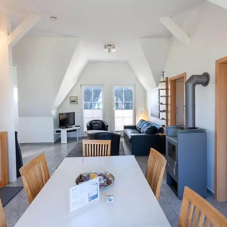 Koenigshoern Og, Helle Mit Balkon Eigenem Eingezaeuntem Garten Und Naehe Zum Hunde Herzlich Willkommen