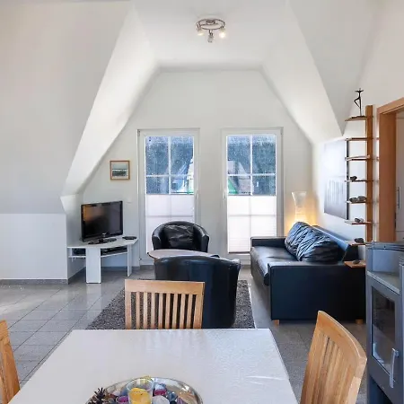 Koenigshoern Og, Helle Mit Balkon Eigenem Eingezaeuntem Garten Und Naehe Zum Hunde Herzlich Willkommen Vakantiehuis