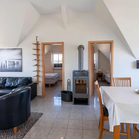 Vakantiehuis Koenigshoern Og, Helle Mit Balkon Eigenem Eingezaeuntem Garten Und Naehe Zum Hunde Herzlich Willkommen