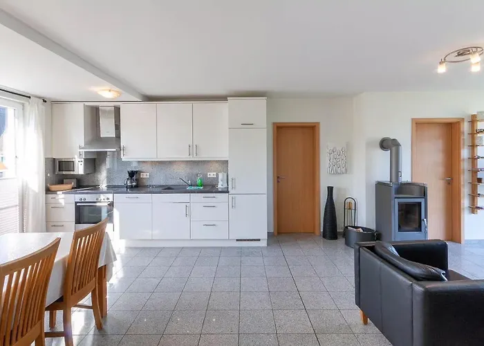 Koenigshoern Og, Helle Mit Balkon Eigenem Eingezaeuntem Garten Und Naehe Zum Hunde Herzlich Willkommen 펜션