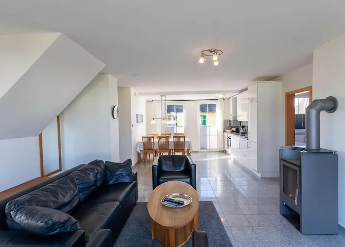 Koenigshoern Og, Helle Mit Balkon Eigenem Eingezaeuntem Garten Und Naehe Zum Hunde Herzlich Willkommen 펜션
