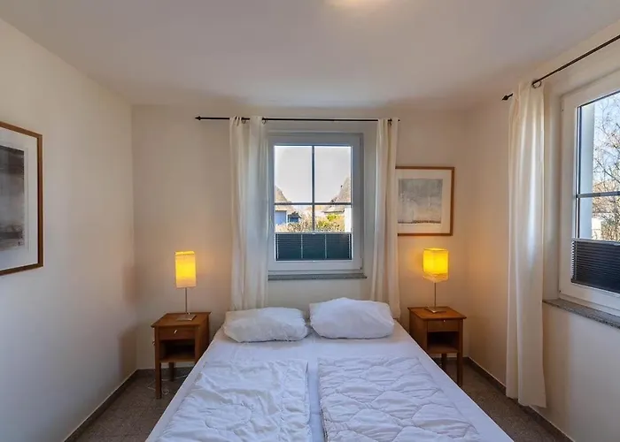 펜션 Koenigshoern Og, Helle Mit Balkon Eigenem Eingezaeuntem Garten Und Naehe Zum Hunde Herzlich Willkommen