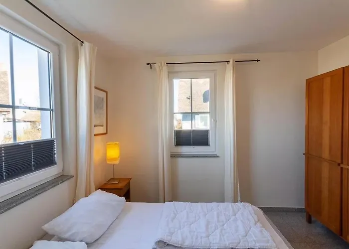펜션 Koenigshoern Og, Helle Mit Balkon Eigenem Eingezaeuntem Garten Und Naehe Zum Hunde Herzlich Willkommen