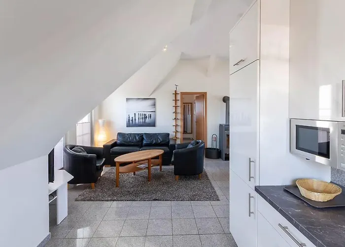 Koenigshoern Og, Helle Mit Balkon Eigenem Eingezaeuntem Garten Und Naehe Zum Hunde Herzlich Willkommen 펜션 글로페