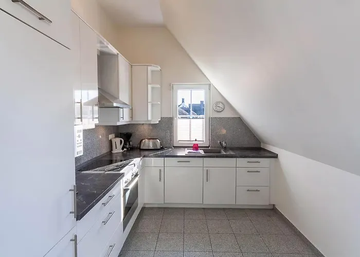 펜션 Koenigshoern Og, Helle Mit Balkon Eigenem Eingezaeuntem Garten Und Naehe Zum Hunde Herzlich Willkommen